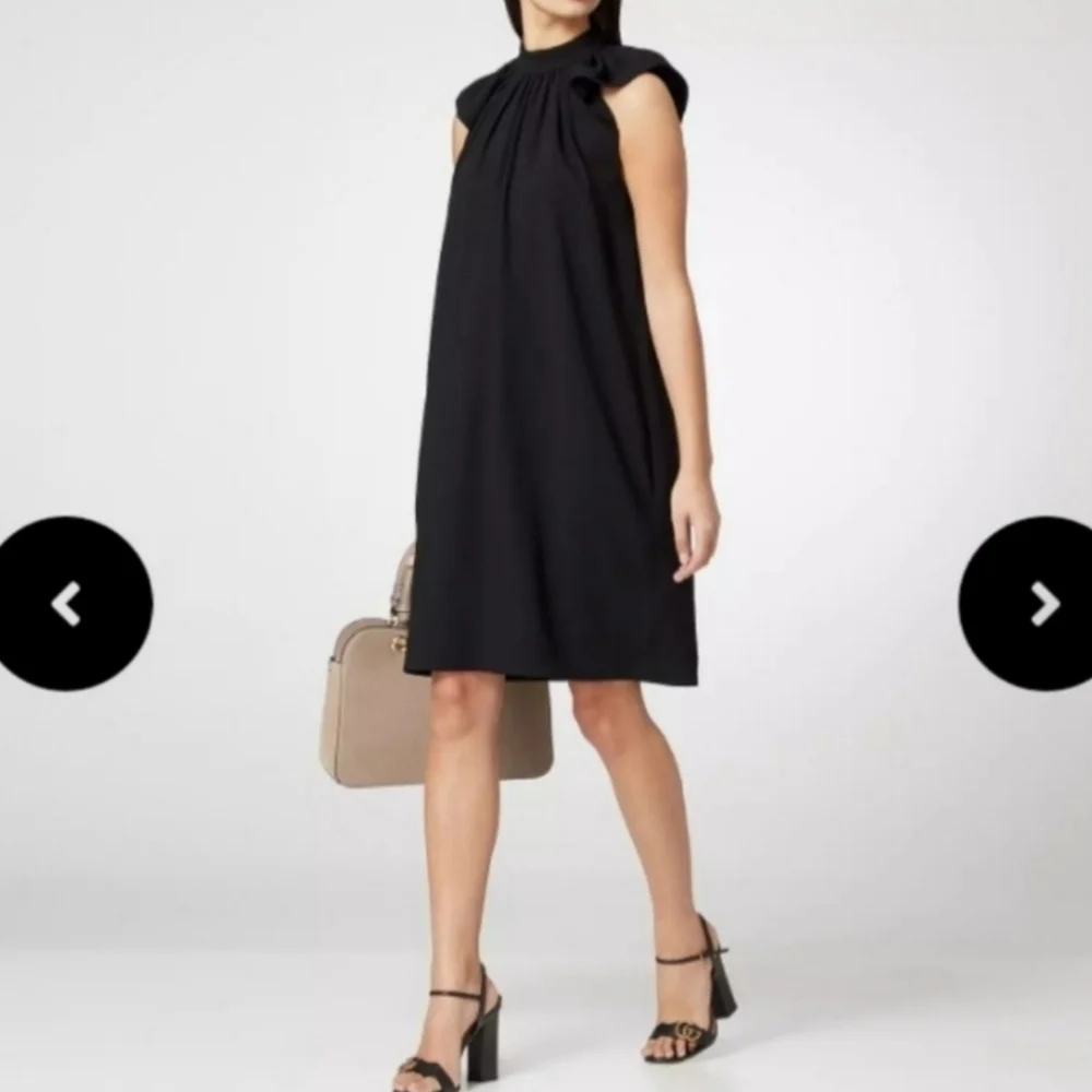 Elegant Black Sleeveless Dress - Picture 4 of 7